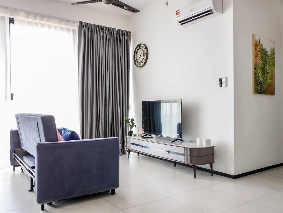 Comfort 3 Bedroom Urban Suite By Uptrend Home Management Jelutong