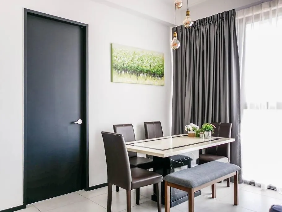 Comfort 3 Bedroom Urban Suite By Uptrend Home Management Jelutong 0*,