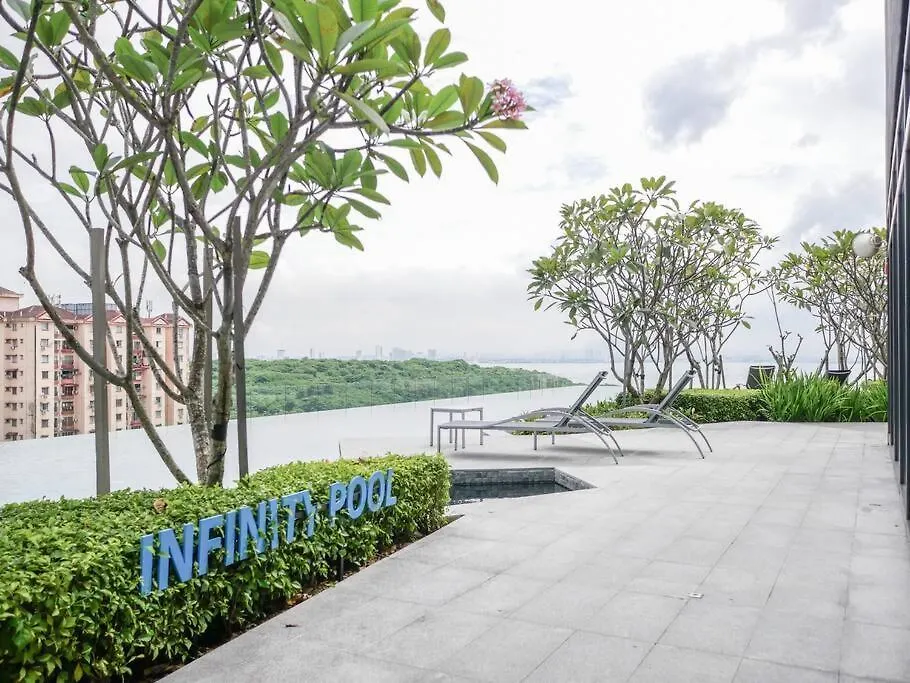 Comfort 3 Bedroom Urban Suite By Uptrend Home Management Jelutong Ma­lay­sia