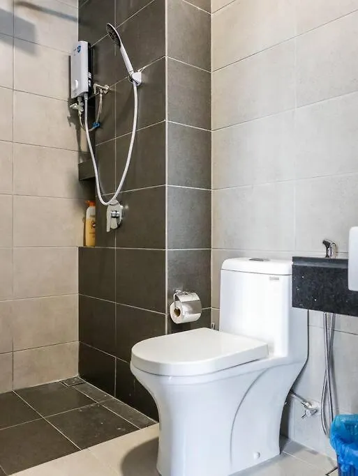Comfort 3 Bedroom Urban Suite By Uptrend Home Management Jelutong