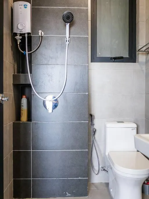 Comfort 3 Bedroom Urban Suite By Uptrend Home Management Jelutong 0*,