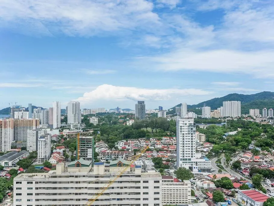 Apartment Comfort 3 Bedroom Urban Suite By Uptrend Home Management Jelutong